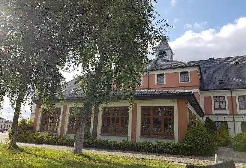 Hotelli Rezydencja Pod Zegarem