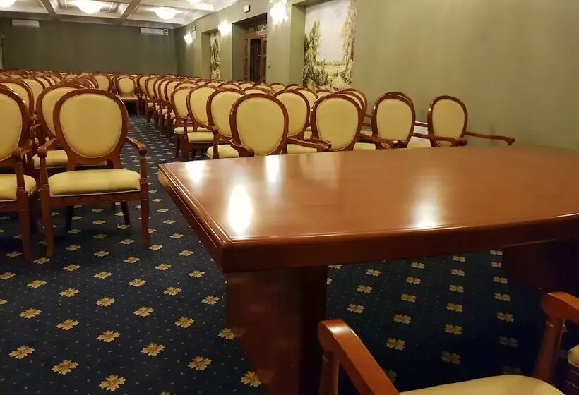 Hotelli Rezydencja Pod Zegarem