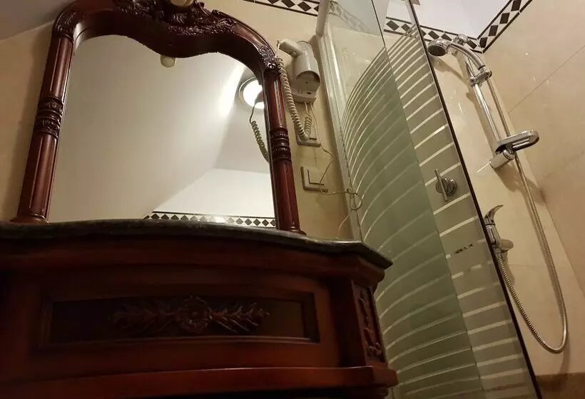 Hotelli Rezydencja Pod Zegarem