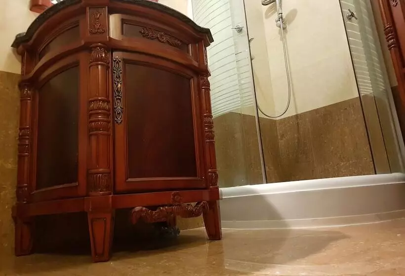 Hotelli Rezydencja Pod Zegarem