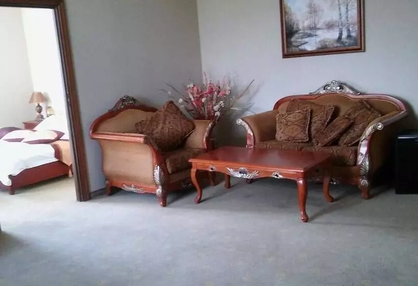 Hotelli Rezydencja Pod Zegarem