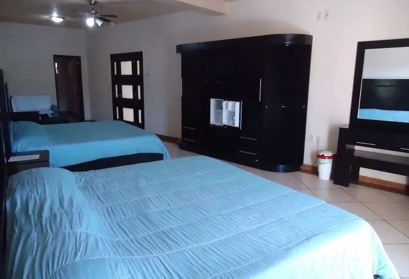 ホテル Peña Real