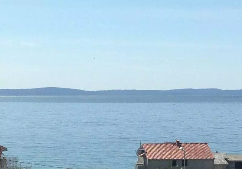 Apartments And Rooms Mladenka