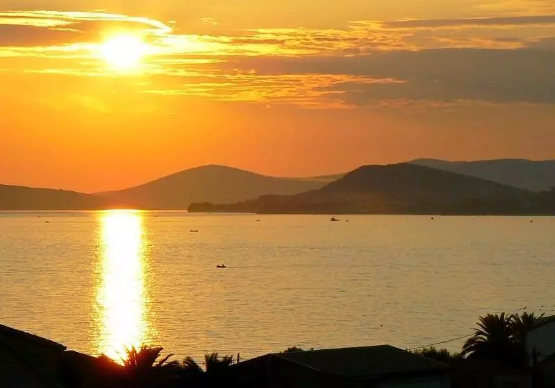 Apartments And Rooms Mladenka