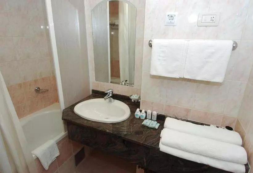 هتل Bellevue Metropol Lake Resort