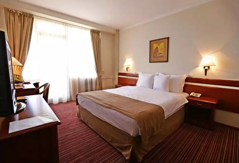 هتل Bellevue Metropol Lake Resort