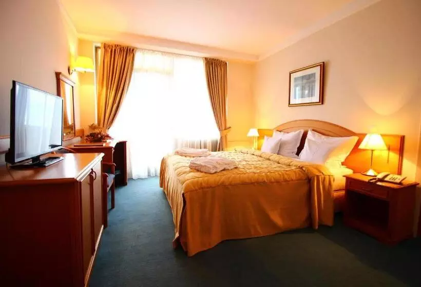 هتل Bellevue Metropol Lake Resort