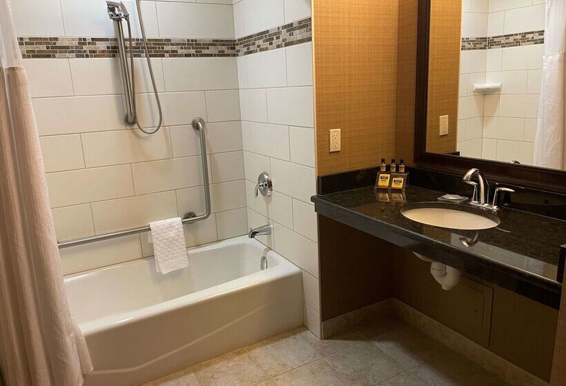 호텔 Best Western Plus Okotoks Inn & Suites