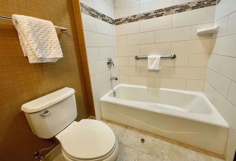 호텔 Best Western Plus Okotoks Inn & Suites