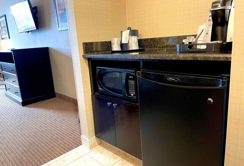 호텔 Best Western Plus Okotoks Inn & Suites