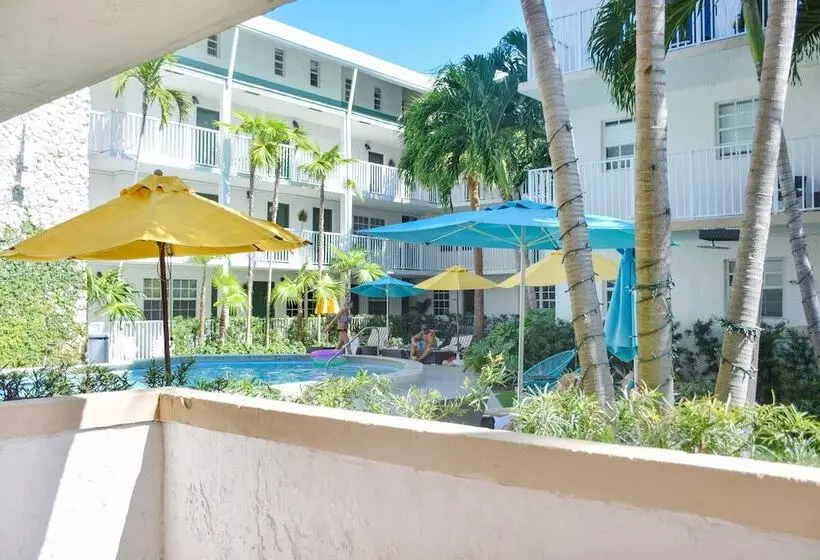 בית מלון כפרי Coral Reef At Key Biscayne