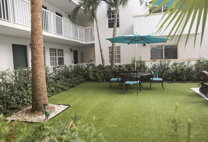 בית מלון כפרי Coral Reef At Key Biscayne