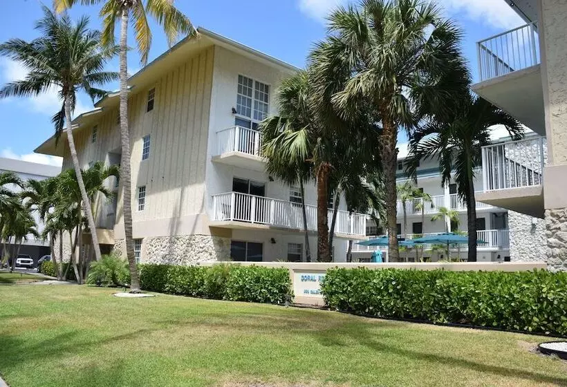 בית מלון כפרי Coral Reef At Key Biscayne