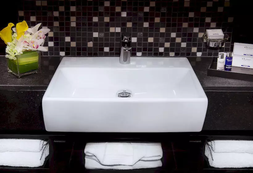 Отель Damac Maison The Vogue