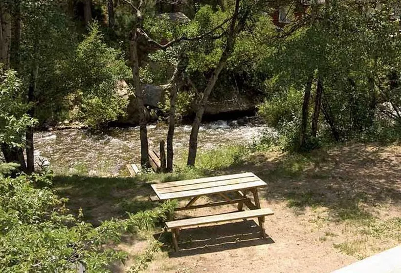 هتل Fawn Valley Inn