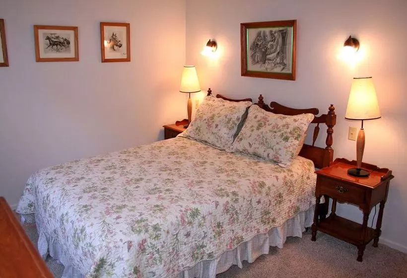 هتل Fawn Valley Inn