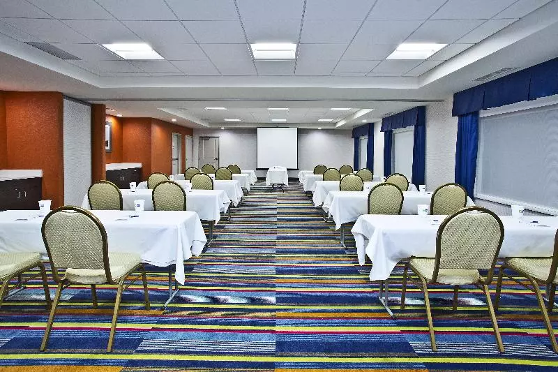 Holiday Inn Express Hotel & Suites Ann Arbor West, An Ihg