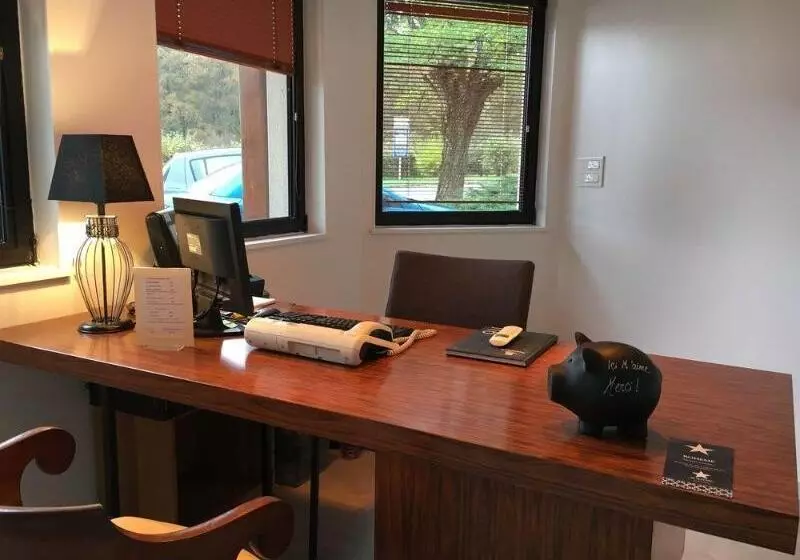 호텔 Ici M Aime Hôtel Restaurant