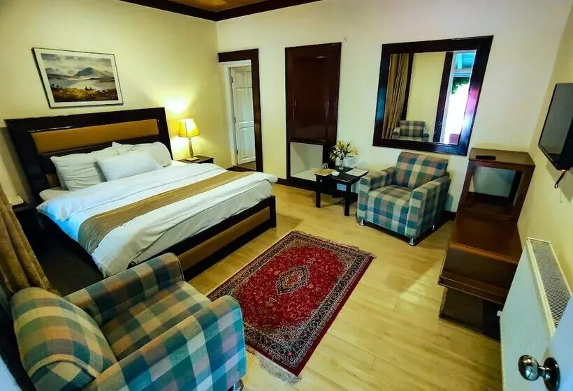 Lockwood Hotel Murree