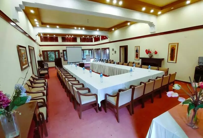 Lockwood Hotel Murree