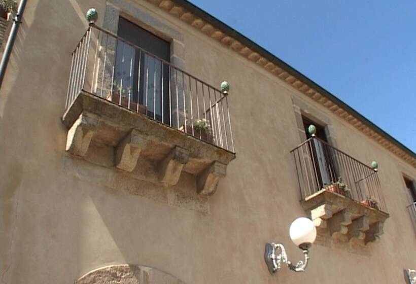 فندق ريفى Villa Tasca