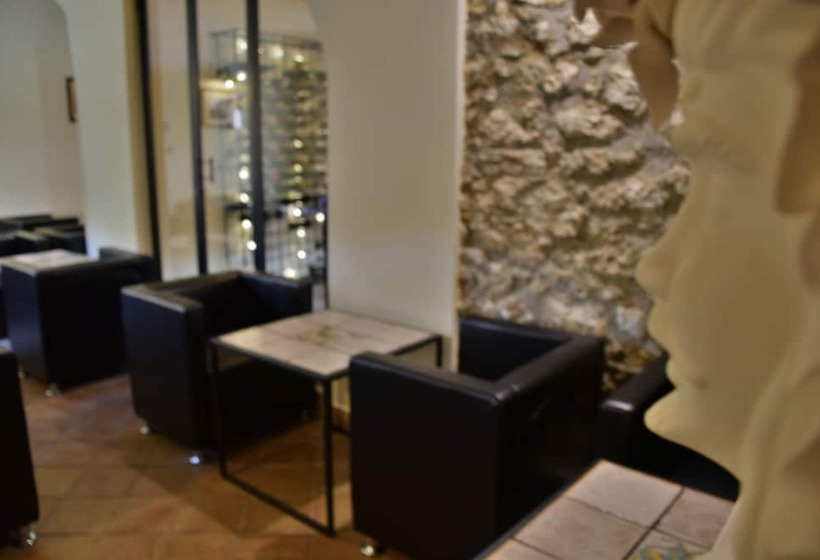 فندق ريفى Villa Tasca