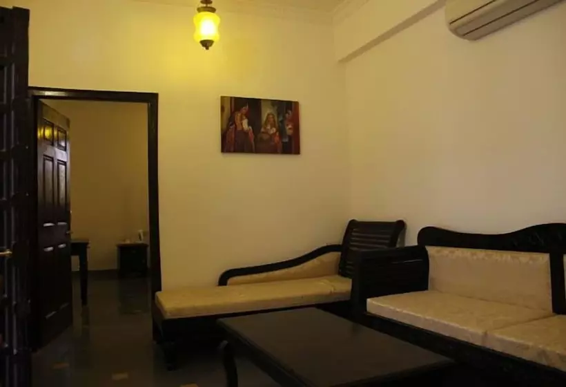 Отель United 21 Lake City Resort