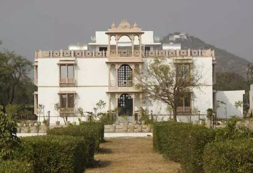 Отель United 21 Lake City Resort