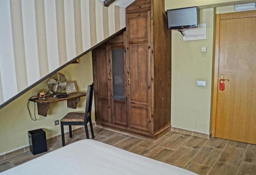 بنسيون Cimavilla Rooms