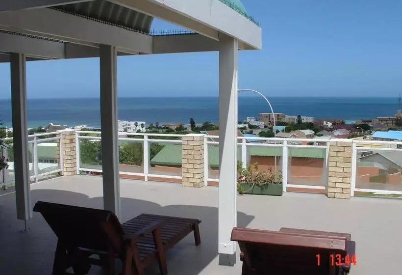 پانسیون On The Bay Guesthouse