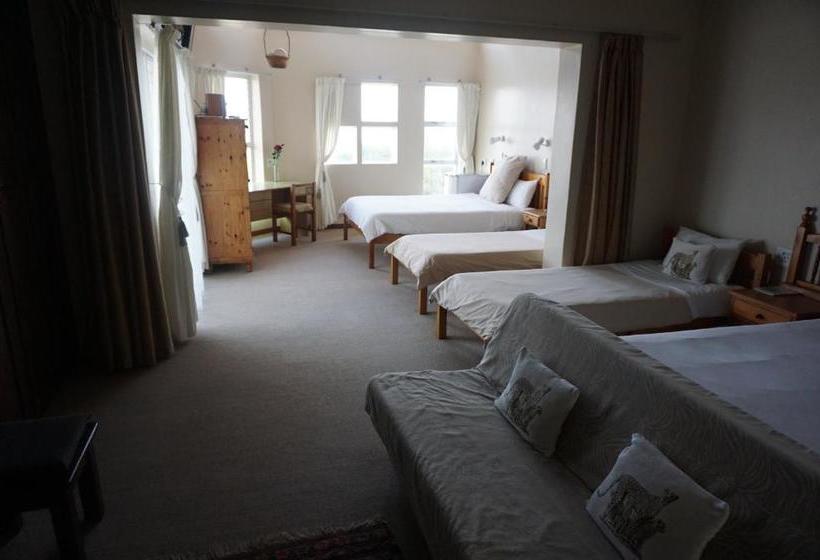 פנסיון On The Bay Guesthouse