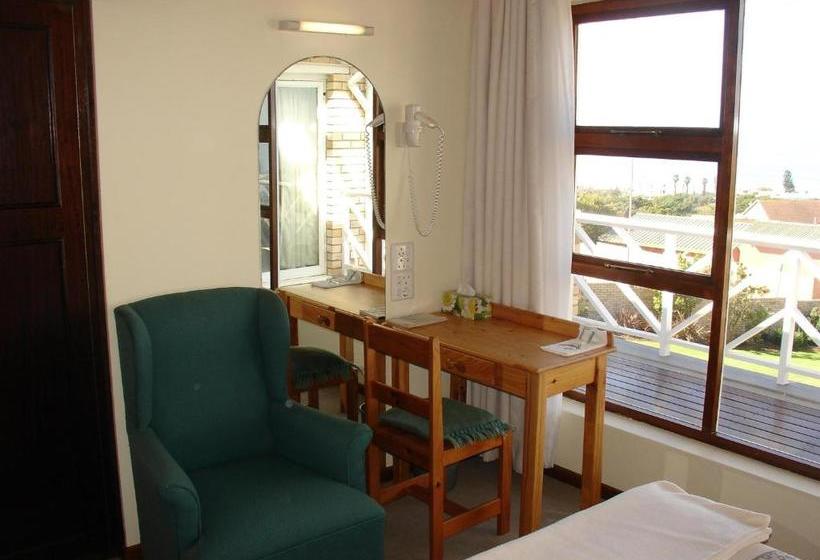 פנסיון On The Bay Guesthouse