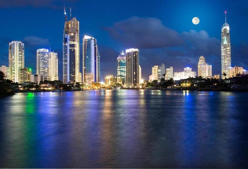 Surfers Beachside Holiday Apartments