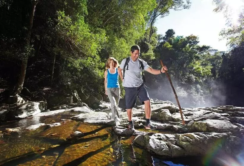 Surfers Beachside Holiday Apartments