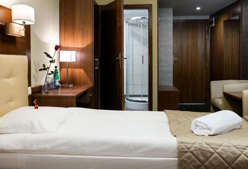 هتل Royal Botanic