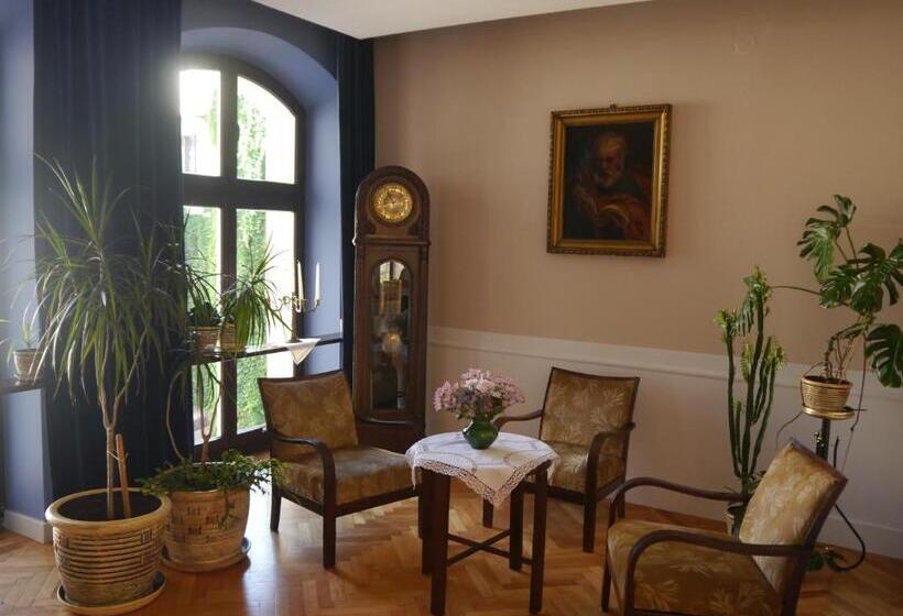 호텔 Bast Wellness & Spa