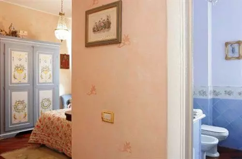 مبيت وإفطار Language And Art