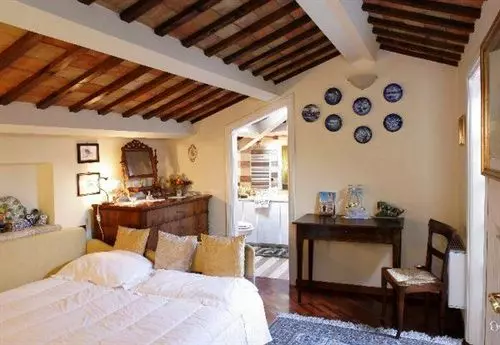 مبيت وإفطار Language And Art