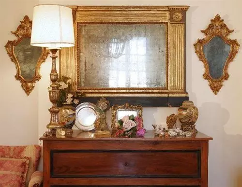 مبيت وإفطار Language And Art