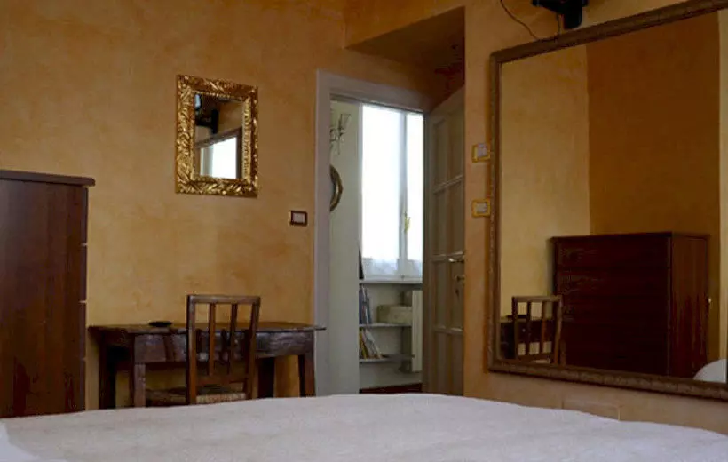 مبيت وإفطار Language And Art