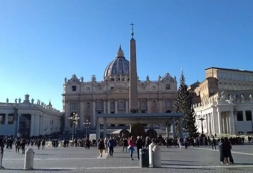 تختخواب و صبحانه Lunaria Suites Rome Vaticano