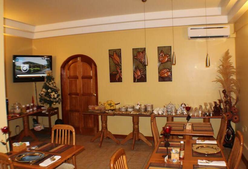 تختخواب و صبحانه Native Abode