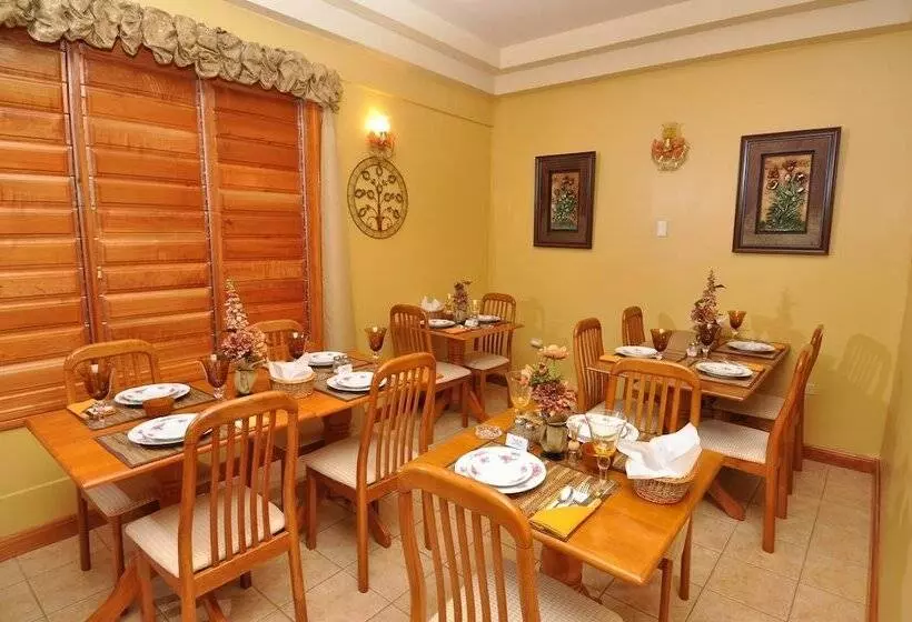 تختخواب و صبحانه Native Abode