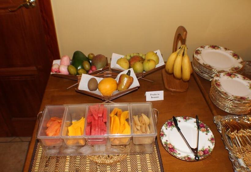 تختخواب و صبحانه Native Abode