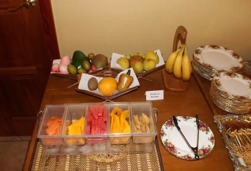 تختخواب و صبحانه Native Abode