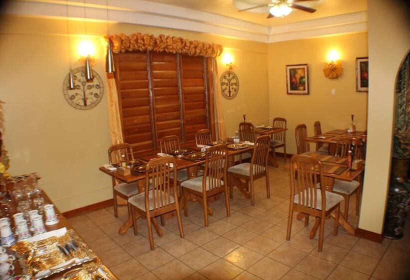 تختخواب و صبحانه Native Abode