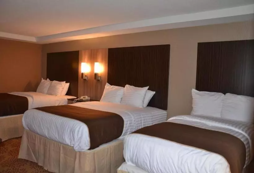 Aashram Hotel By Niagara River