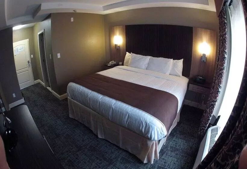 Aashram Hotel By Niagara River