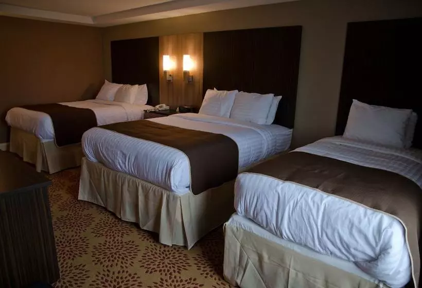 Aashram Hotel By Niagara River