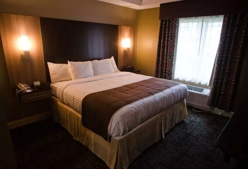 Aashram Hotel By Niagara River